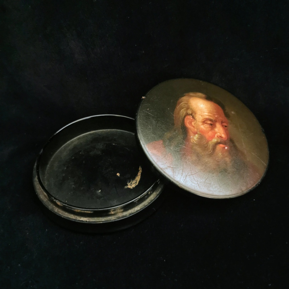Antique Georgian Snuff box with painted lid