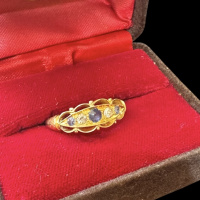18ct Gold Cornflower Sapphire and Diamond ring, size L thumbnail