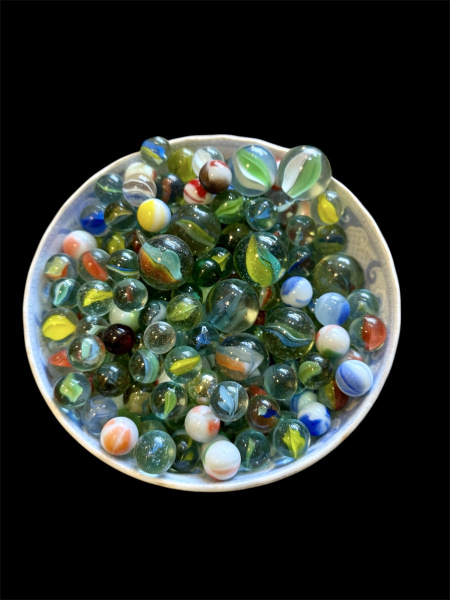 Large selection of vintage marbles 