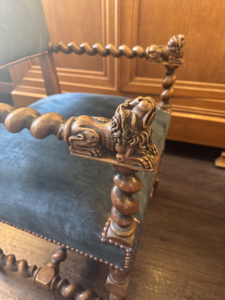 Stunning walnut armchairs in the Chinoisery style
